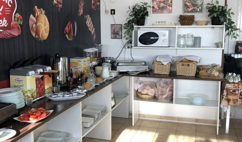 H�forr�s �d�l�- �s Lak�ssz�vetkezet Gyula - H�sv�t