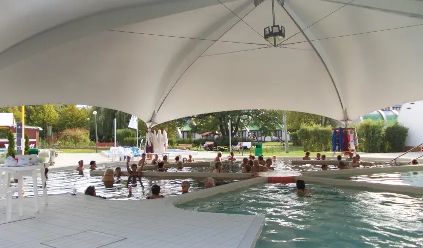 H�forr�s �d�l�- �s Lak�ssz�vetkezet Gyula - H�sv�t