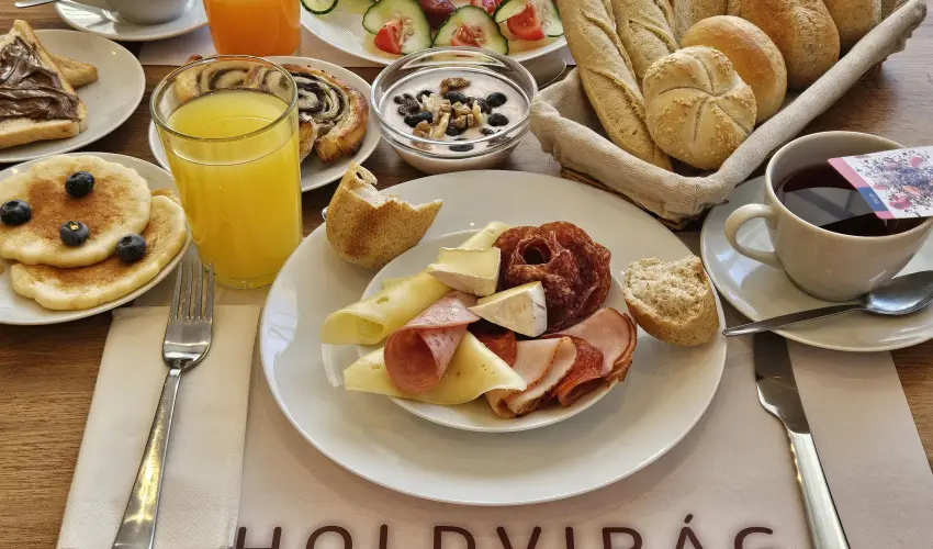 Holdvirg Hotel Srvr - Hsvt 