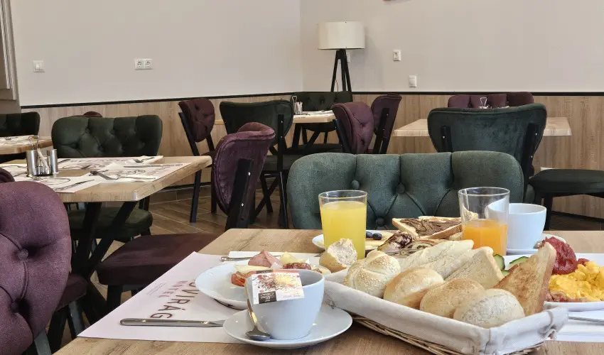 Holdvirg Hotel Srvr - Hsvt 