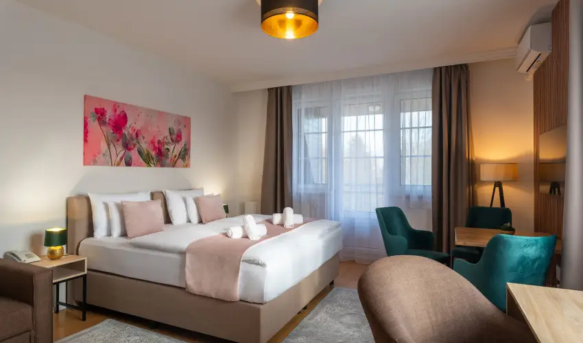 Holdvirg Hotel Srvr - Hsvt 