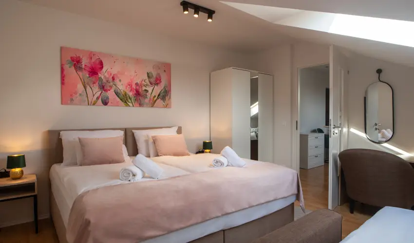 Holdvirg Hotel Srvr - Hsvt 