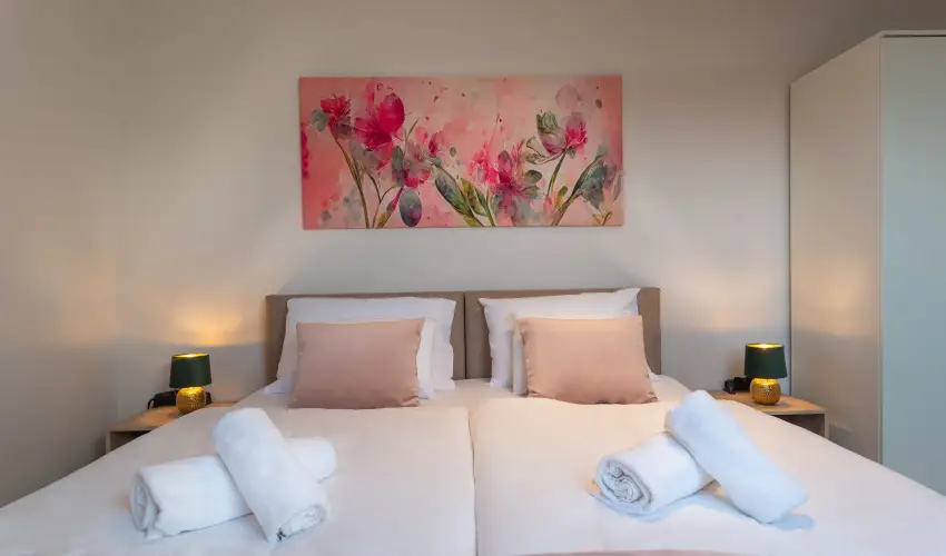 Holdvirg Hotel Srvr - Hsvt 