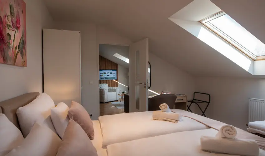 Holdvirg Hotel Srvr - Hsvt 