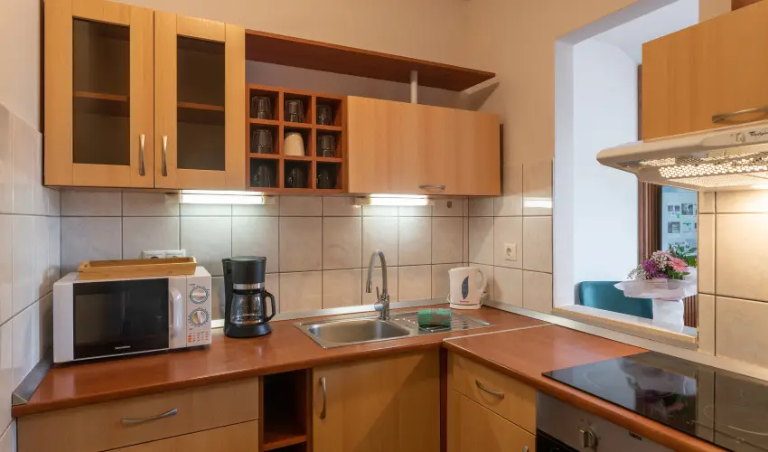 Holdvirg Hotel Srvr - Hsvt 