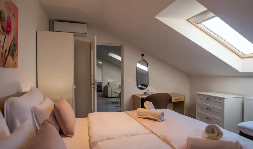 Holdvirg Hotel Srvr - Hsvt 