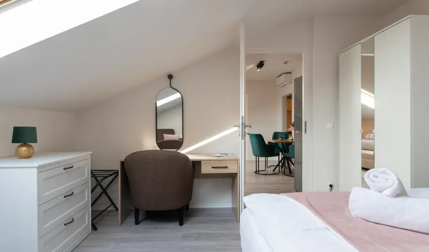 Holdvirg Hotel Srvr - Hsvt 