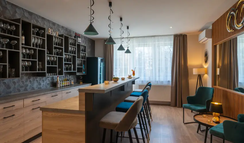 Holdvirg Hotel Srvr - Hsvt 