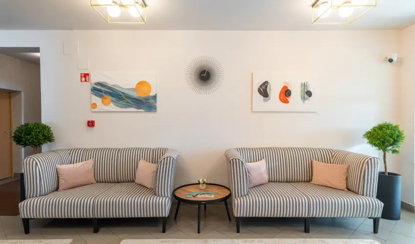 Holdvirg Hotel Srvr - Hsvt 