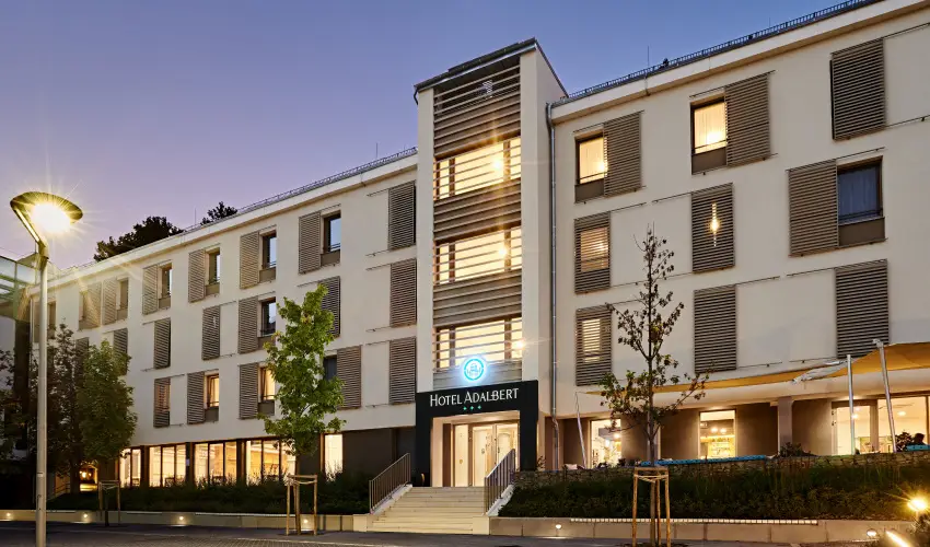 Hotel Adalbert - Szent Tam�s H�z Esztergom - H�sv�t (min. 3 �j)