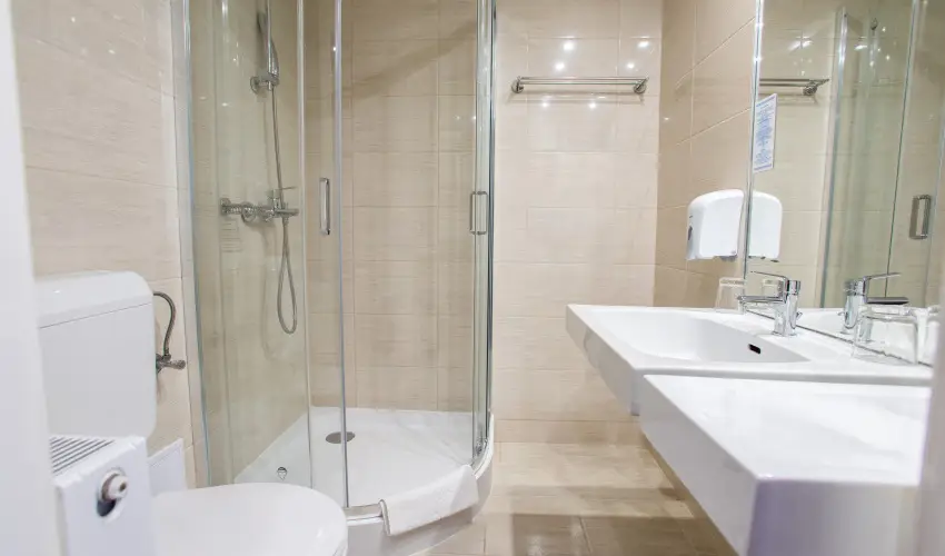 Hotel rpd Tatabnya - Hsvt 