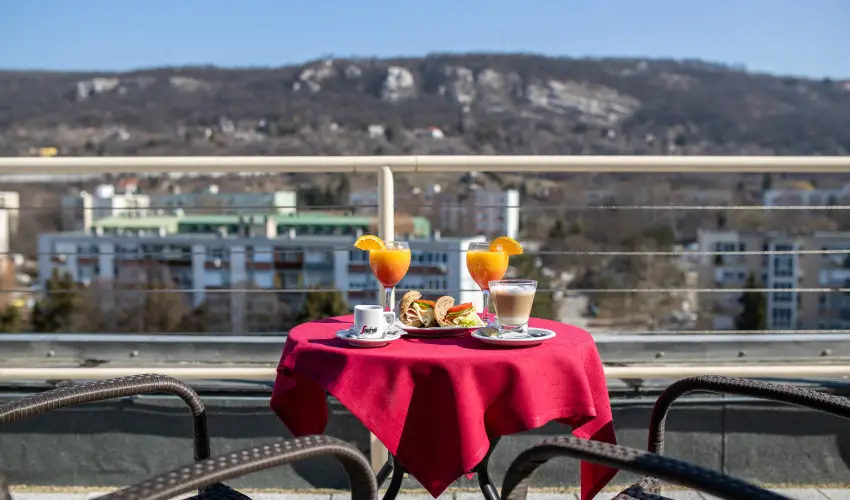 Hotel rpd Tatabnya - Hsvt 