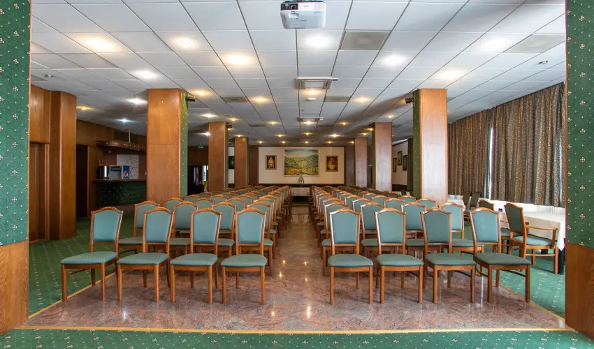 Hotel rpd Tatabnya - Hsvt 