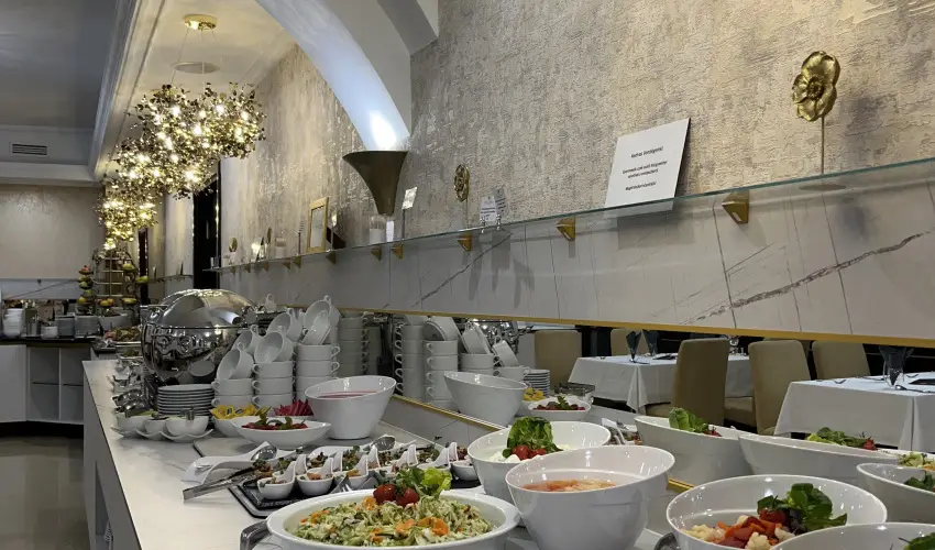 Hotel Aurum Hajd�szoboszl� - H�sv�t - teljes el�refizet�ssel (min. 2 �j)