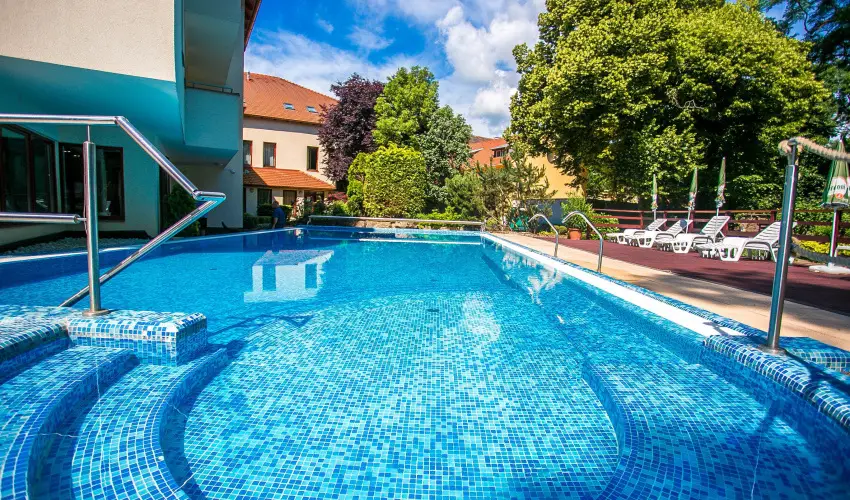 Hotel Bassiana Srvr - Hsvt (min. 3 j)