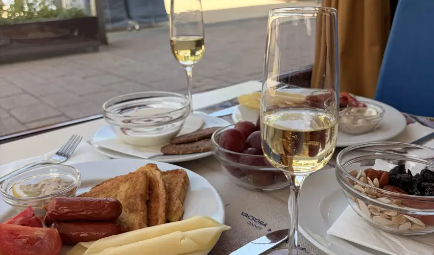 Hotel Bassiana S�rv�r - H�sv�t