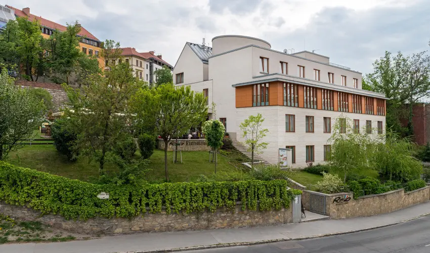 Hotel Castle Garden Budapest - Hsvt - teljes elrefizetssel