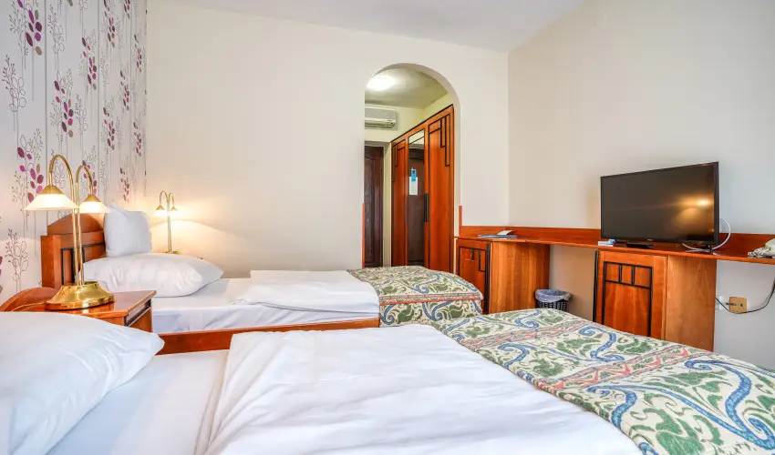 Hotel Erzs�bet H�v�z - H�sv�t - teljes el�refizet�ssel