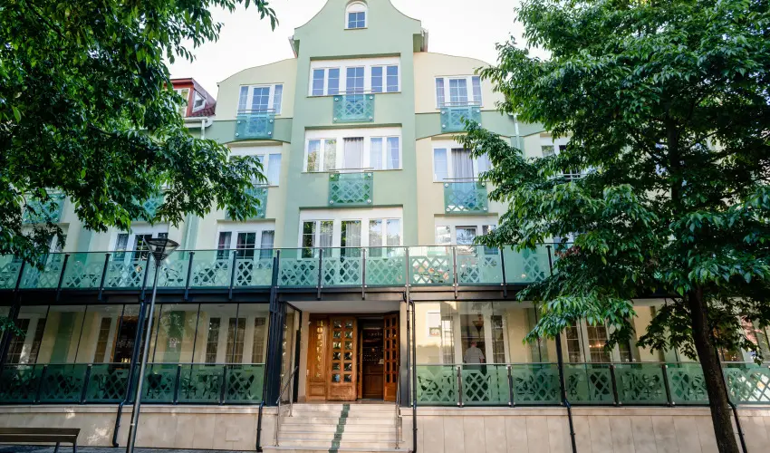 Hotel Erzs�bet H�v�z - H�sv�t - teljes el�refizet�ssel