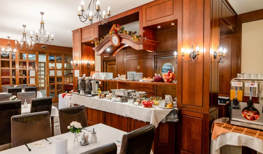 Hotel Erzs�bet H�v�z - H�sv�t - teljes el�refizet�ssel