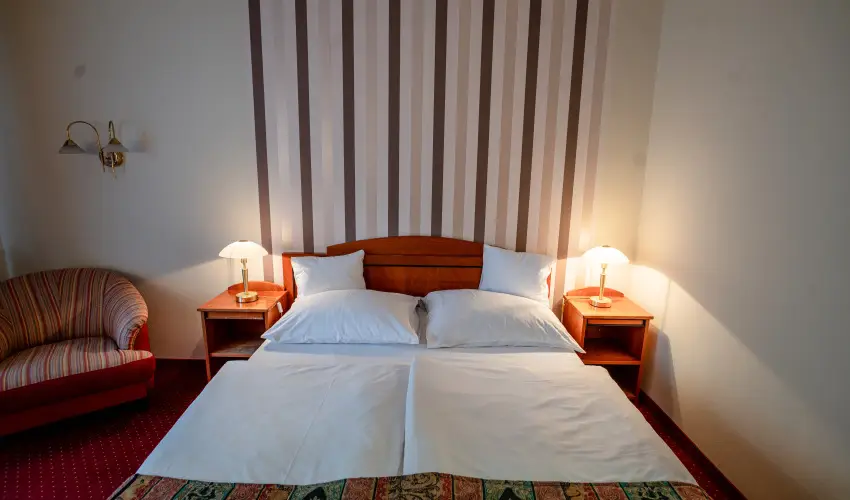 Hotel Erzs�bet H�v�z - H�sv�t - teljes el�refizet�ssel