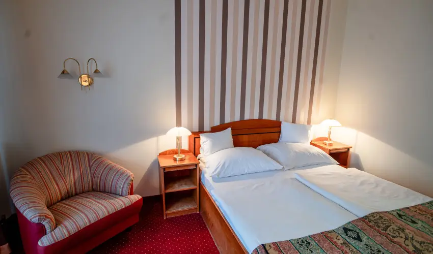 Hotel Erzs�bet H�v�z - H�sv�t - teljes el�refizet�ssel