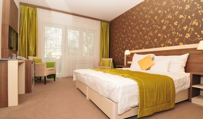 Hotel Eur�pa Gunaras Domb�v�r - H�sv�t (min. 3 �j)