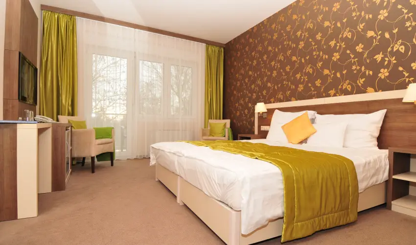 Hotel Eur�pa Gunaras Domb�v�r - H�sv�t (min. 3 �j)