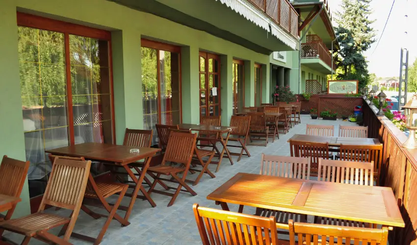 Hajnal Hotel Mez�k�vesd - H�sv�t