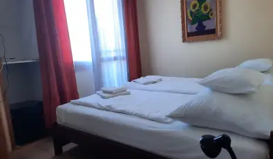 Hajnal Hotel Mez�k�vesd