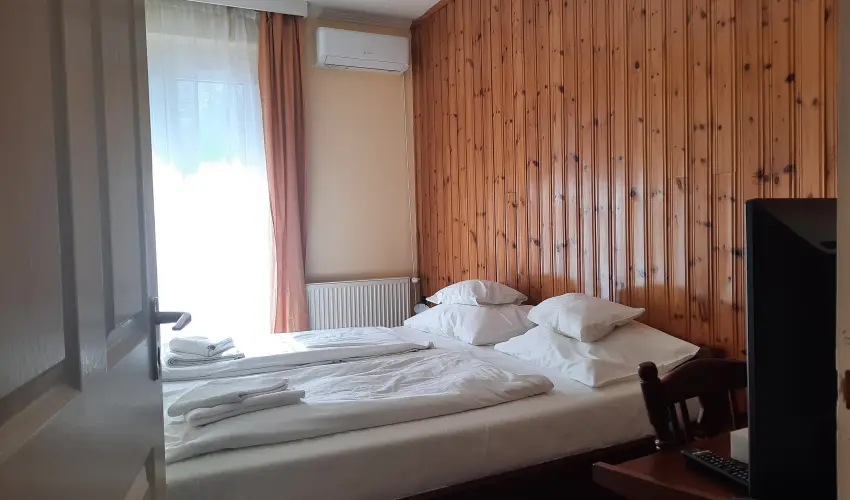 Hajnal Hotel Mez�k�vesd - H�sv�t