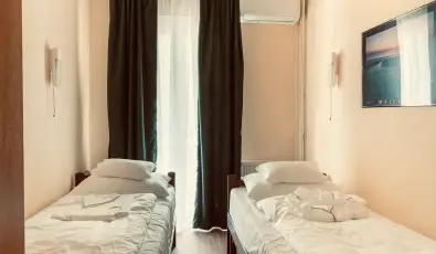 Hajnal Hotel Mez�k�vesd