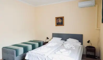 Hajnal Hotel Mez�k�vesd