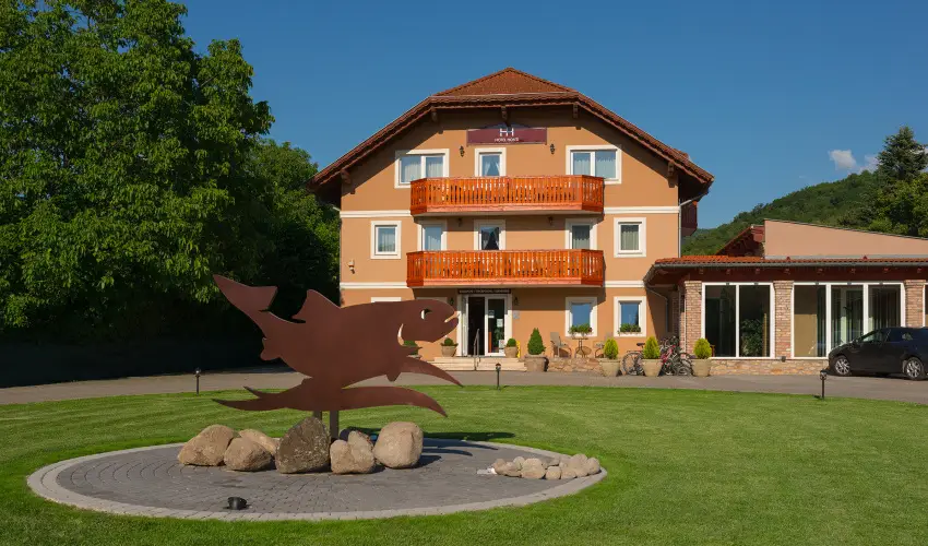 Hotel Honti Wellness �s Konferencia Sz�lloda Visegr�d - H�sv�t (min. 2 �j)