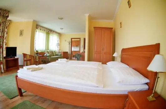 Hotel Jrja - Hsvt (min. 3 j)