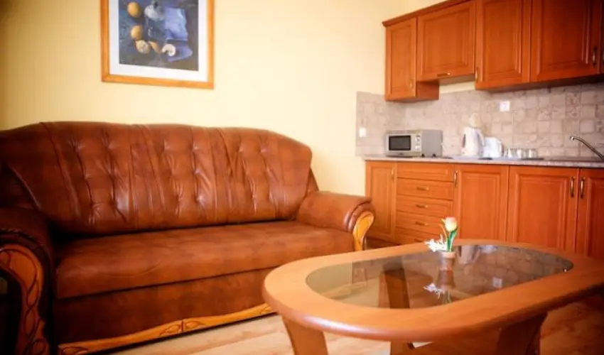 Hotel J�rja Hajd�szoboszl� - H�sv�t (min. 3 �j)