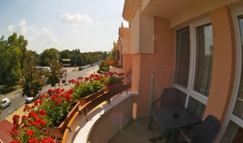 Hotel J�rja Hajd�szoboszl� - H�sv�t (min. 3 �j)