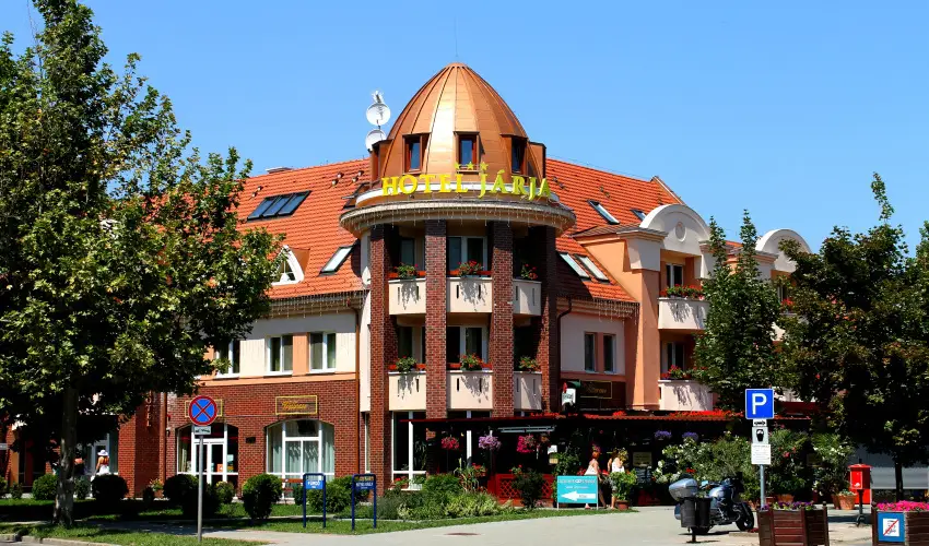 Hotel J�rja Hajd�szoboszl� - H�sv�t (min. 3 �j)