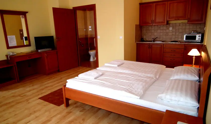 Hotel J�rja Hajd�szoboszl� - H�sv�t (min. 3 �j)