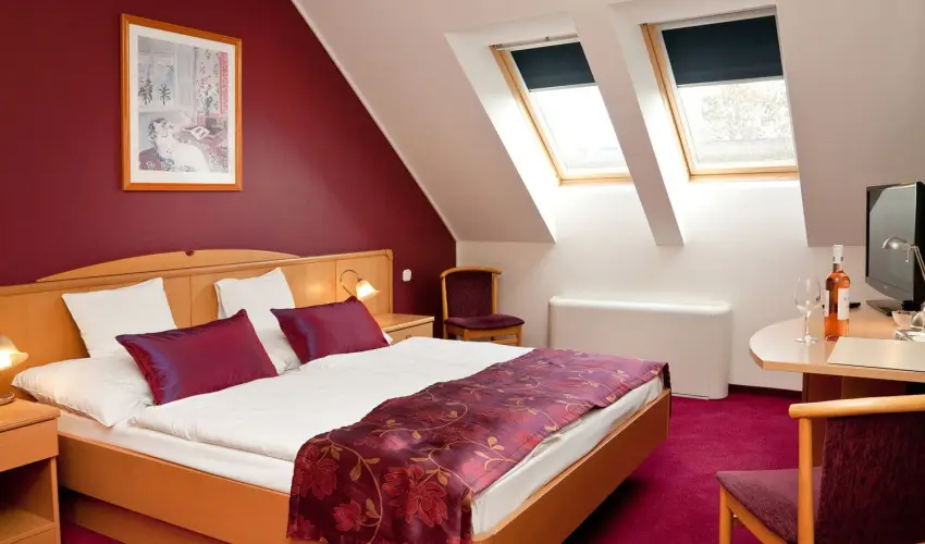 Hotel Klvria Gyr - Hsvt