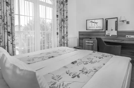 Hotel Kiss - Felnttbart Hsvt