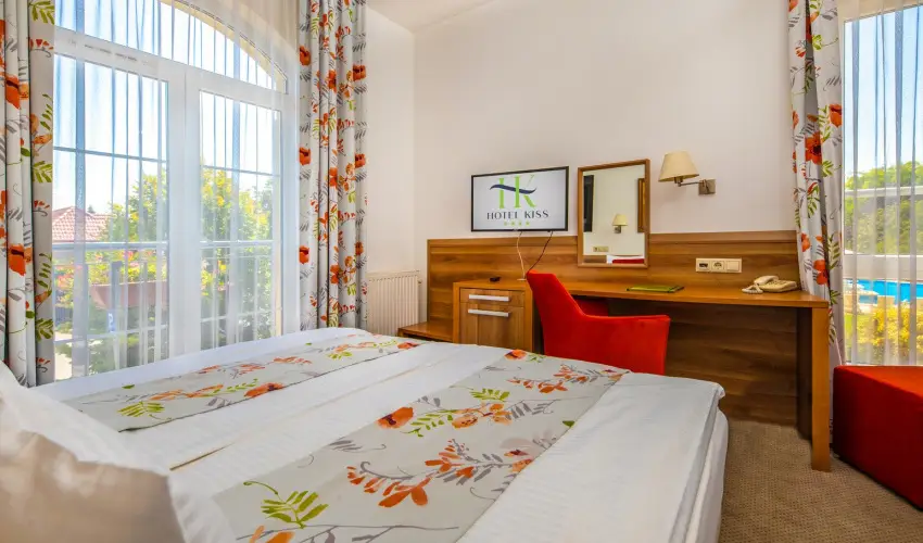 Hotel Kiss Tata - Felnttbart Hsvt