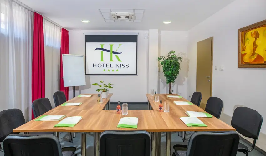 Hotel Kiss Tata - Felnttbart Hsvt