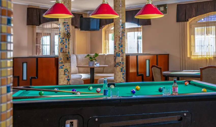 Hotel Kiss Tata - Felnttbart Hsvt