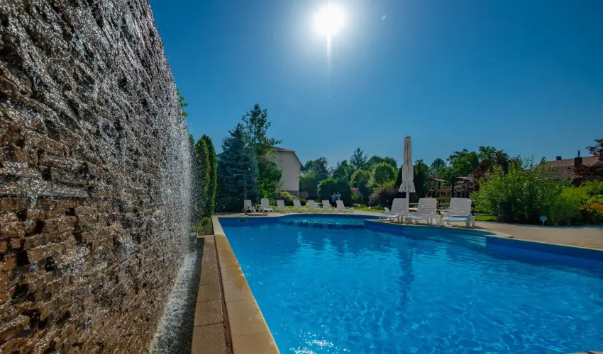 Hotel Kiss Tata - Felnttbart Hsvt