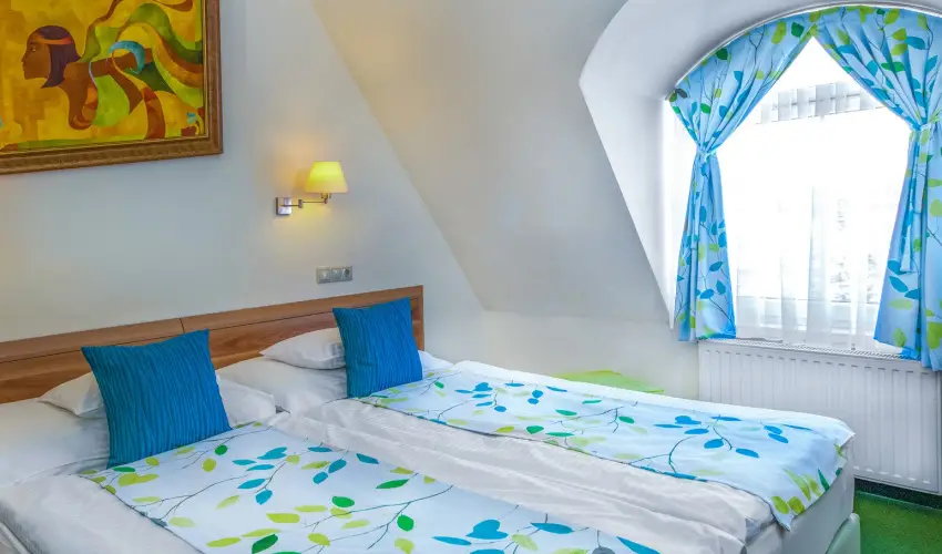 Hotel Kiss Tata - Felnttbart Hsvt