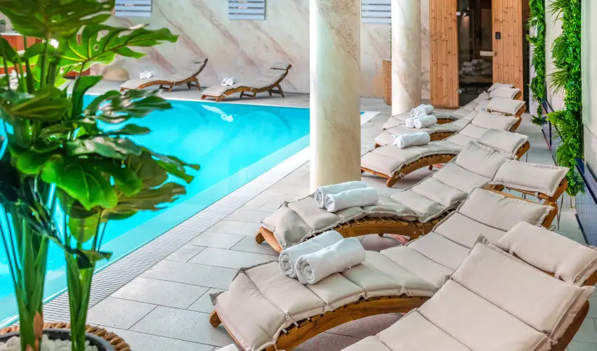 Hotel Kiss Tata - Felnttbart Hsvt