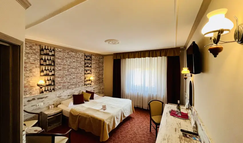 Hotel Korona Wellness, Rendezv�ny & Borhotel Eger Eger - H�sv�t