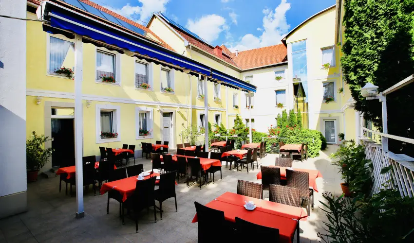 Hotel Korona Wellness, Rendezv�ny & Borhotel Eger Eger - H�sv�t