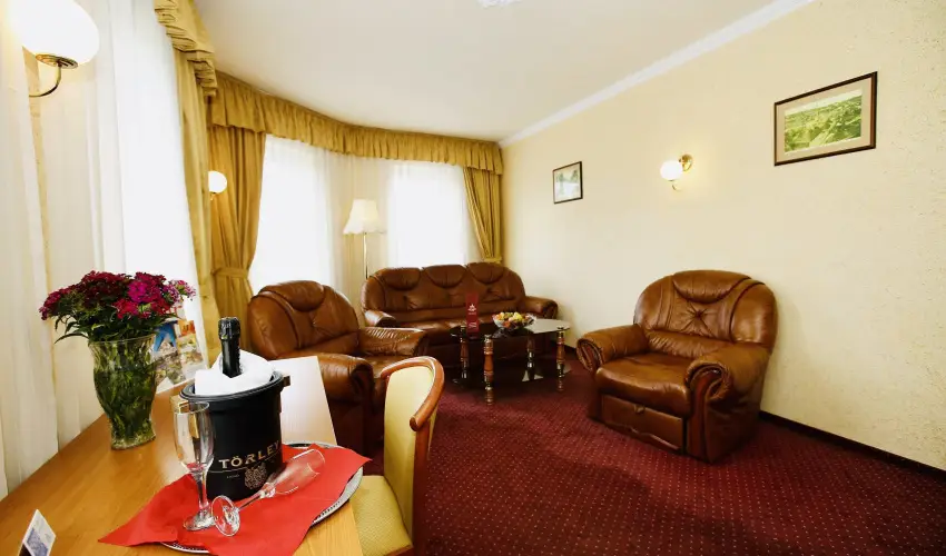 Hotel Korona Wellness, Rendezv�ny & Borhotel Eger Eger - H�sv�t